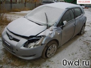 Битый автомобиль Toyota Auris