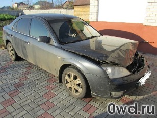 Битый автомобиль Ford Mondeo