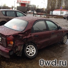 Битый автомобиль Chevrolet Lanos