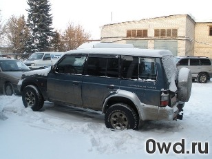 Битый автомобиль Mitsubishi Pajero