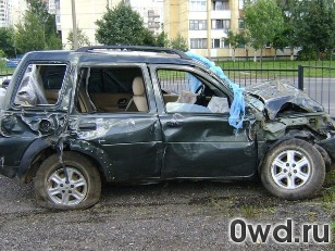 Битый автомобиль Land Rover Freelander