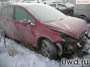 Битый автомобиль Peugeot 307