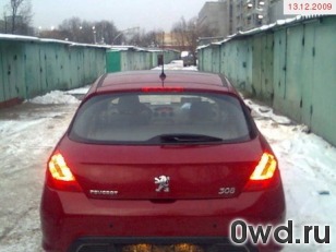 Битый автомобиль Peugeot 308