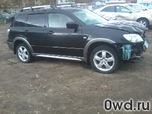 Битый автомобиль Mitsubishi Outlander