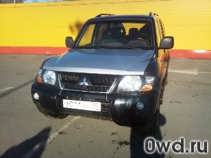 Битый автомобиль Mitsubishi Pajero