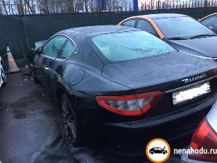 Битый автомобиль Maserati Gran Turismo