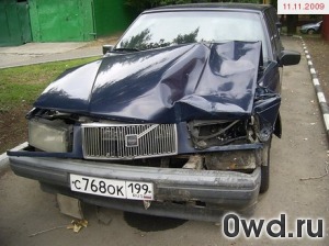 Битый автомобиль Volvo 740