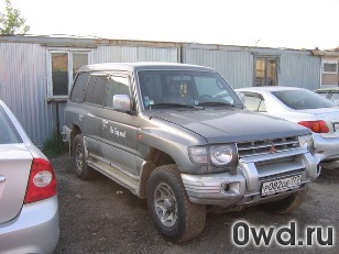 Битый автомобиль Mitsubishi Pajero