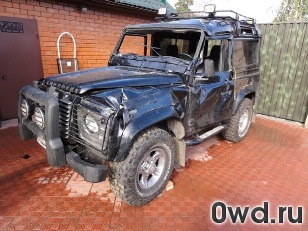 Битый автомобиль Land Rover Defender