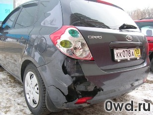 Битый автомобиль Kia Cee'd