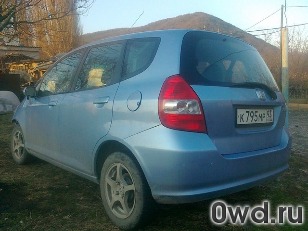 Битый автомобиль Honda Fit