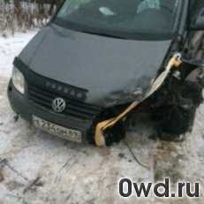 Битый автомобиль Volkswagen Touran