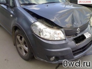 Битый автомобиль Suzuki SX4