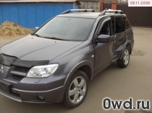 Битый автомобиль Mitsubishi Outlander