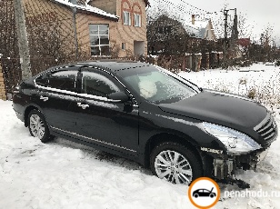 Битый автомобиль Nissan Teana