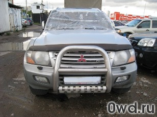 Битый автомобиль Mitsubishi Pajero