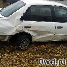 Битый автомобиль Toyota Corolla FX