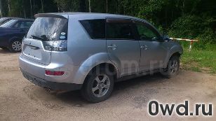 Битый автомобиль Mitsubishi Outlander