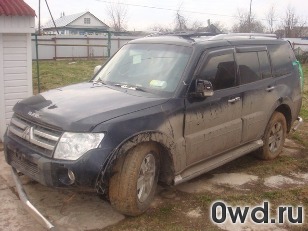 Битый автомобиль Mitsubishi Pajero