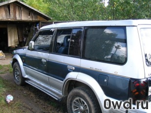 Битый автомобиль Mitsubishi Pajero