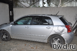 Битый автомобиль Toyota Corolla Runx