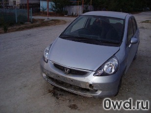 Битый автомобиль Honda Fit