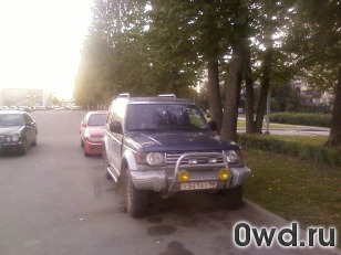 Битый автомобиль Mitsubishi Pajero