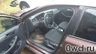 Битый автомобиль Volkswagen Jetta