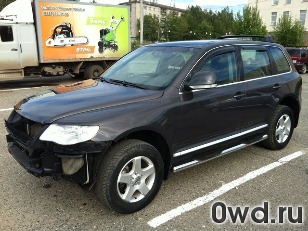 Битый автомобиль Volkswagen Touareg