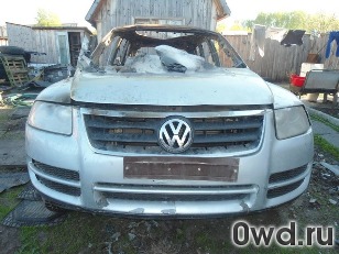 Битый автомобиль Volkswagen Touareg