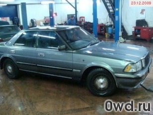 Битый автомобиль Toyota Crown