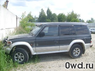 Битый автомобиль Mitsubishi Pajero