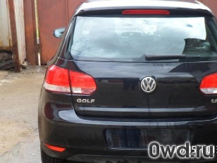 Битый автомобиль Volkswagen Golf