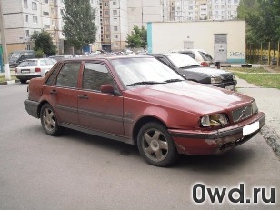 Битый автомобиль Volvo 460