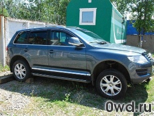 Битый автомобиль Volkswagen Touareg