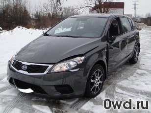 Битый автомобиль Kia Cee'd