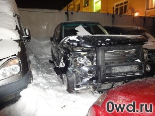 Битый автомобиль Land Rover Range Rover