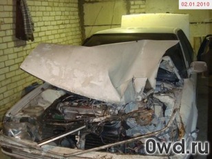 Битый автомобиль Toyota Corolla