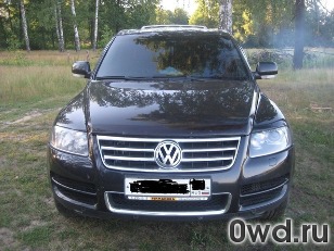 Битый автомобиль Volkswagen Touareg