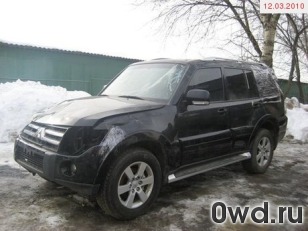 Битый автомобиль Mitsubishi Pajero