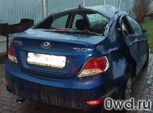 Битый автомобиль Hyundai Solaris