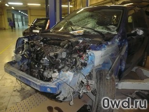 Битый автомобиль Land Rover Freelander