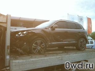 Битый автомобиль Volkswagen Touareg