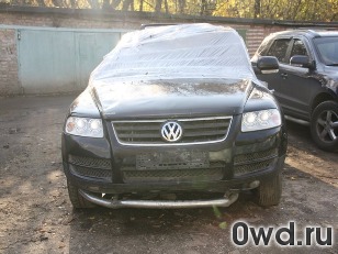 Битый автомобиль Volkswagen Touareg