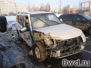 Битый автомобиль Mitsubishi Pajero