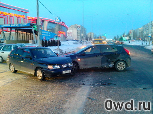 Битый автомобиль Hyundai Solaris