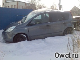 Битый автомобиль Nissan Note