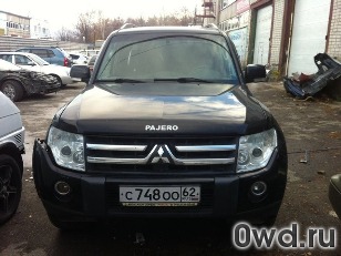 Битый автомобиль Mitsubishi Pajero