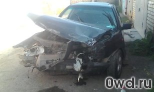 Битый автомобиль Volkswagen Golf