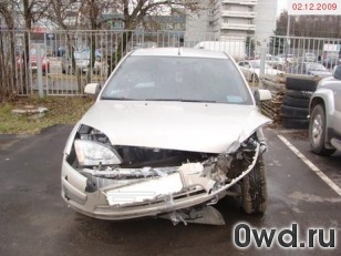 Битый автомобиль Ford Focus